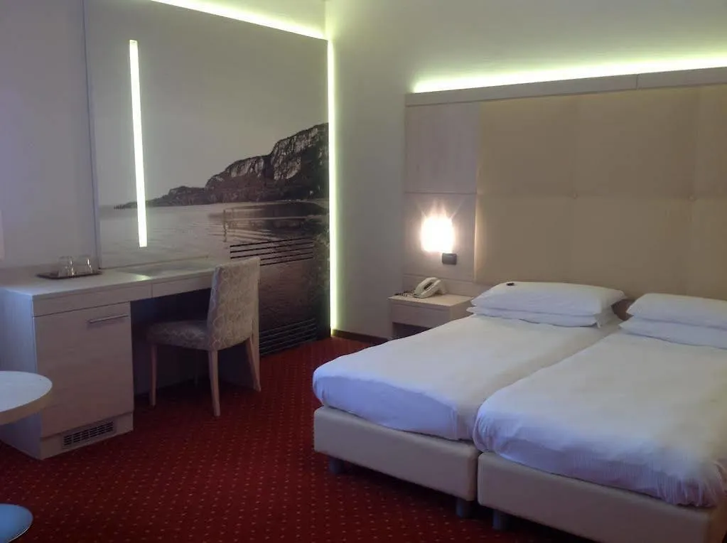 Hotel Villa Ca' Nova ***S Garda