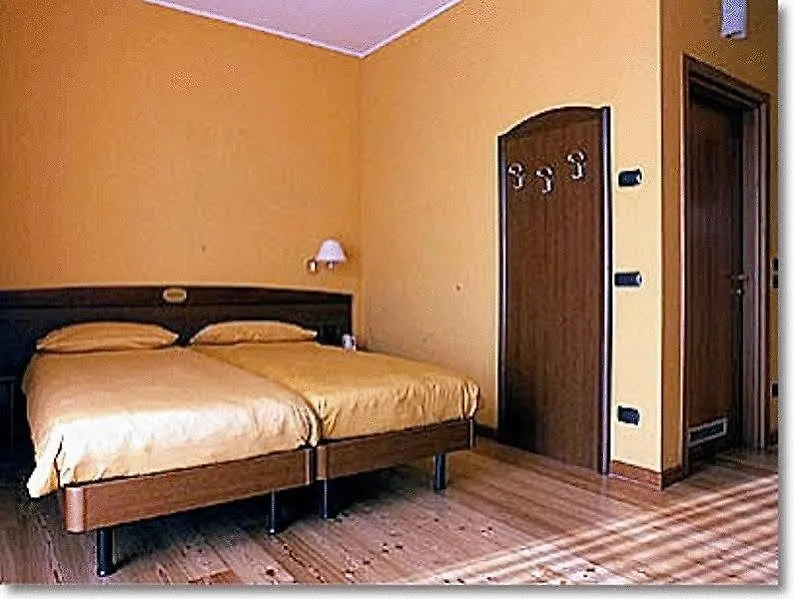 Hotel Villa Ca' Nova ***S Garda  3*, Garda (Verona)